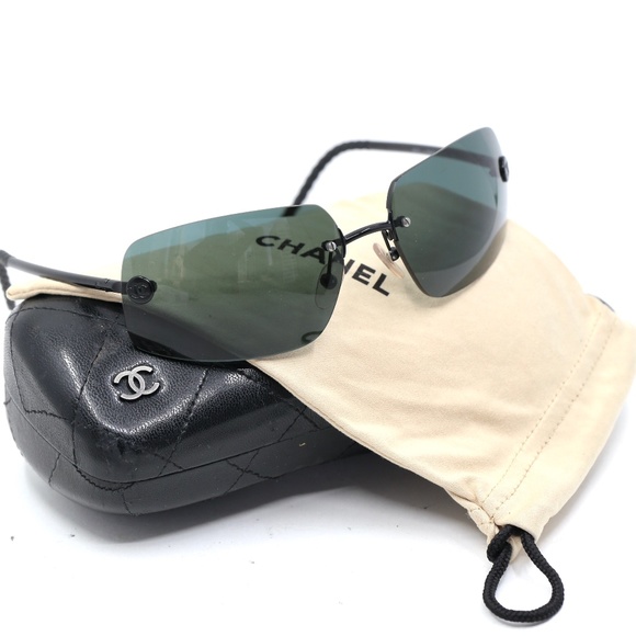 Chanel Black Vintage Sunnies - Picture 1 of 11